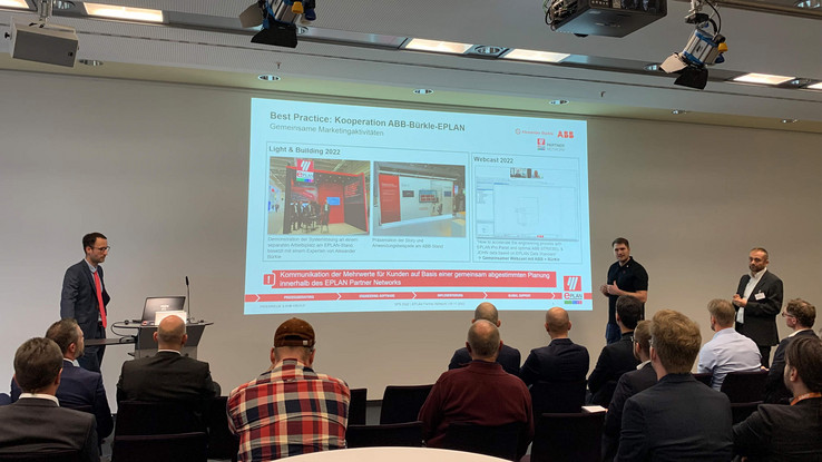 EPLAN Partner Network na targach SPS Dialog jest ważny. Na targach SPS w listopadzie 2022 r. firmy Alexander Bürkle, ABB i inne, zaprezentowały swoje działania w ramach EPLAN Partner Network.